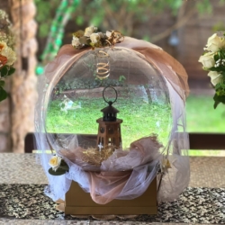 Guiding Light Balloon Display with rose bouquet